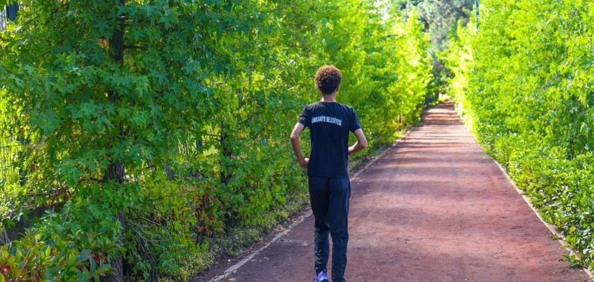 18 yaşındaki Abacıoğlu, 400 metrede Avrupa şampiyonu oldu