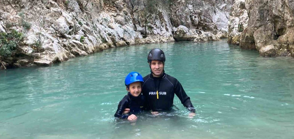 8 yaşındaki Asya, Abadiye Kanyonu’nu deneyimli ekip eşliğinde başarıyla geçti