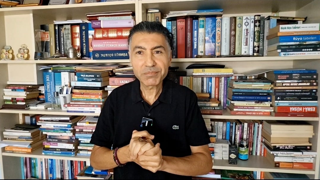 TRT Eski Spikeri Sırrı Er: Ha Gayret! Biraz Akıl, Biraz Vicdan Yeter