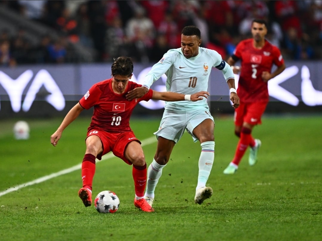 On Bir Montella, Bir Tane Takım Yok