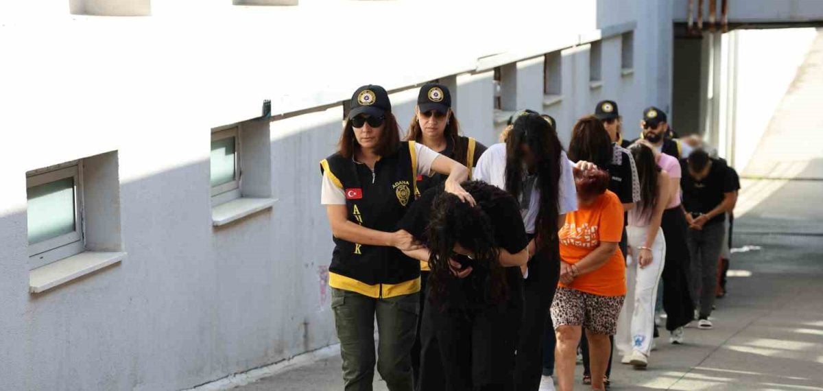 Adana merkezli fuhuş operasyonunda 18 şüpheli yakalandı, 17 tutuklandı