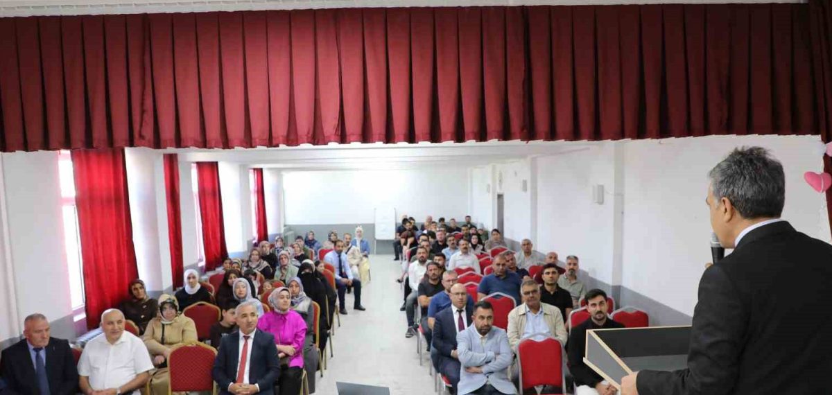 Ağrı Milli Eğitim Müdürü Çakan’dan 5. sınıf velilerine uyum çağrısı