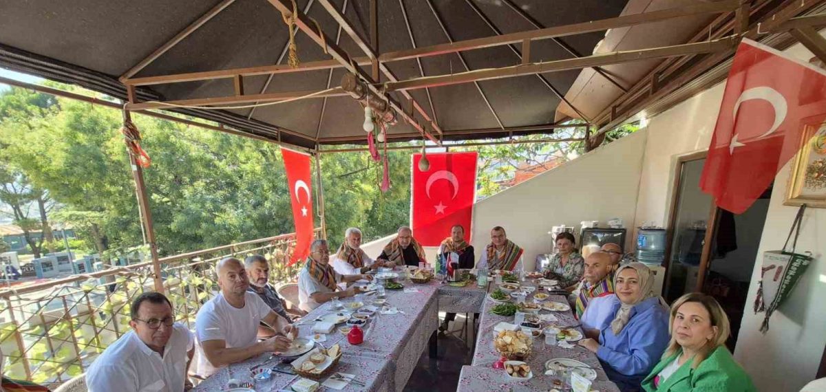 Ahmet Kılıç Osmangazi Yörük Türkmen Derneği’nde Çerçeve Yasa ve yatırımları anlattı