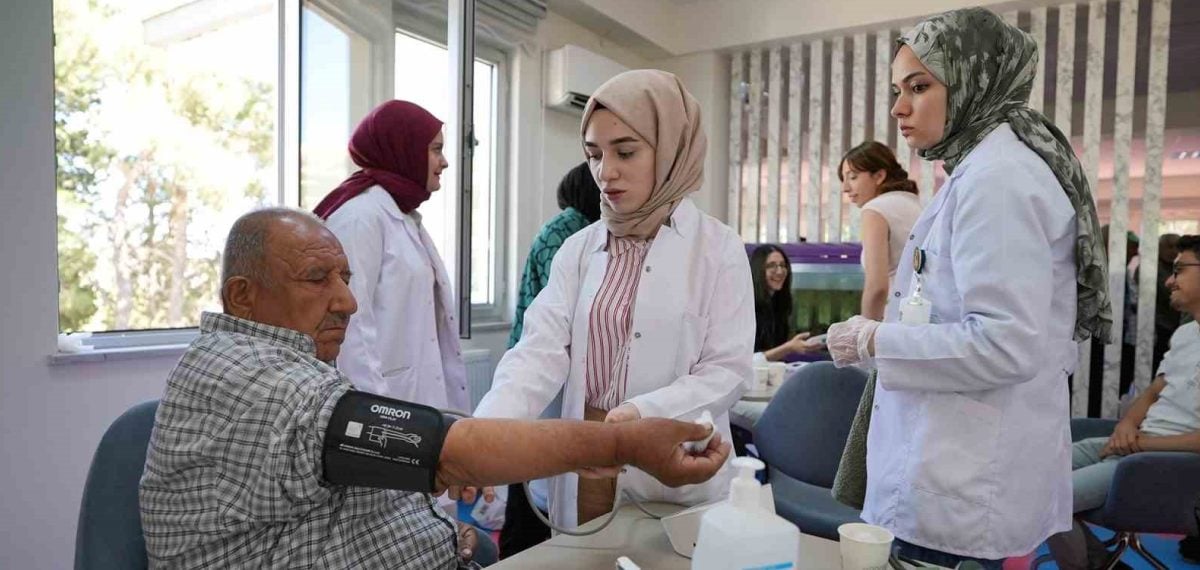 Aktif Yaşam Merkezi’nde yaşlılara ücretsiz sağlık taramaları ve danışmanlık