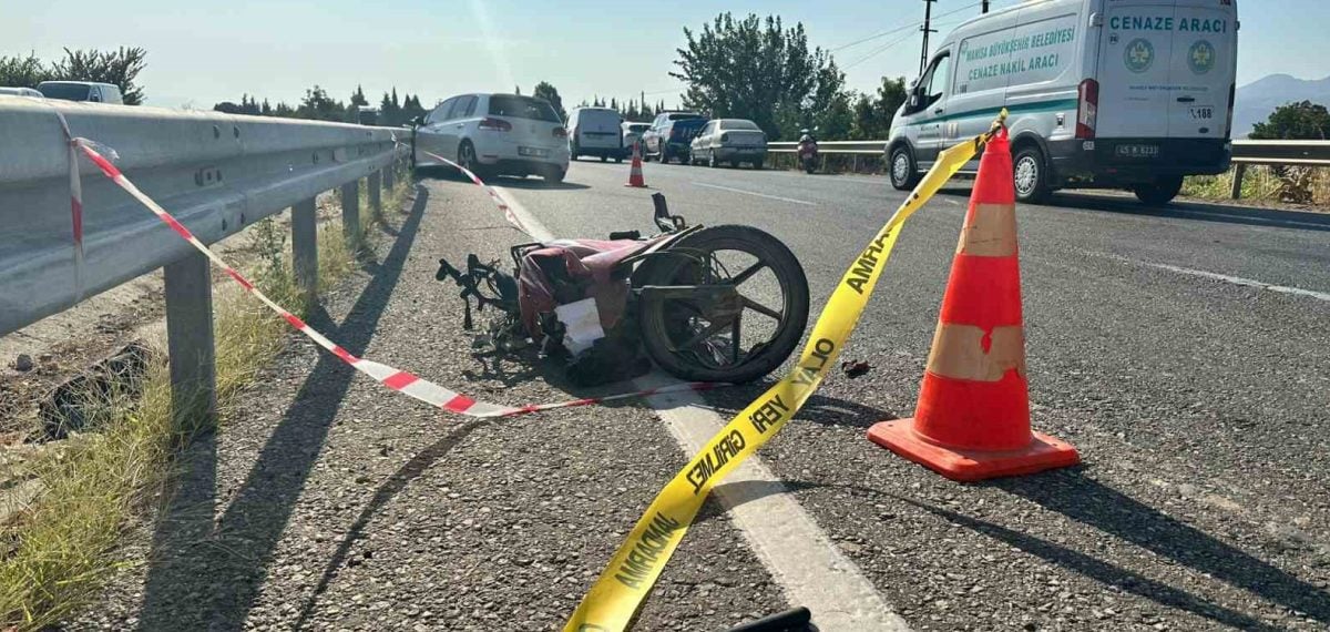 Alaşehir’de otomobil motosiklete çarptı: sürücü hayatını kaybetti, 3 kişi yaralandı
