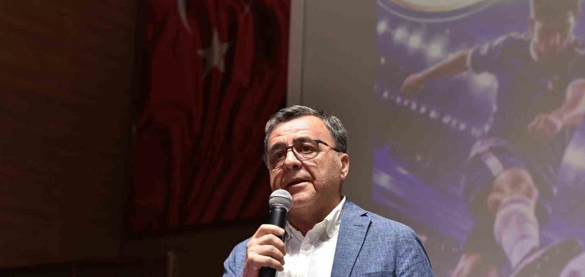 Altıeylül Yaz Spor Okulları kapanışında Süper Lig hakemleriyle söyleşi gerçekleşti