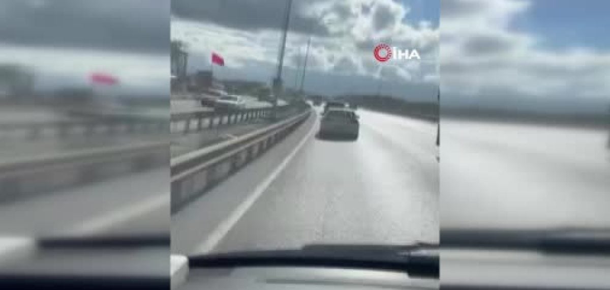 Ambulans sirenine rağmen ilerleyen otomobil vakaya yetişmeyi zorlaştırdı