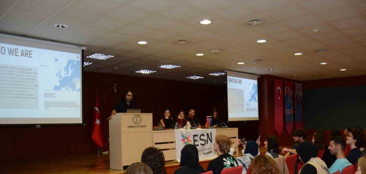 Anadolu Üniversitesi’ne gelen Erasmus ve Orhun değişim öğrencileri için oryantasyon yapıldı