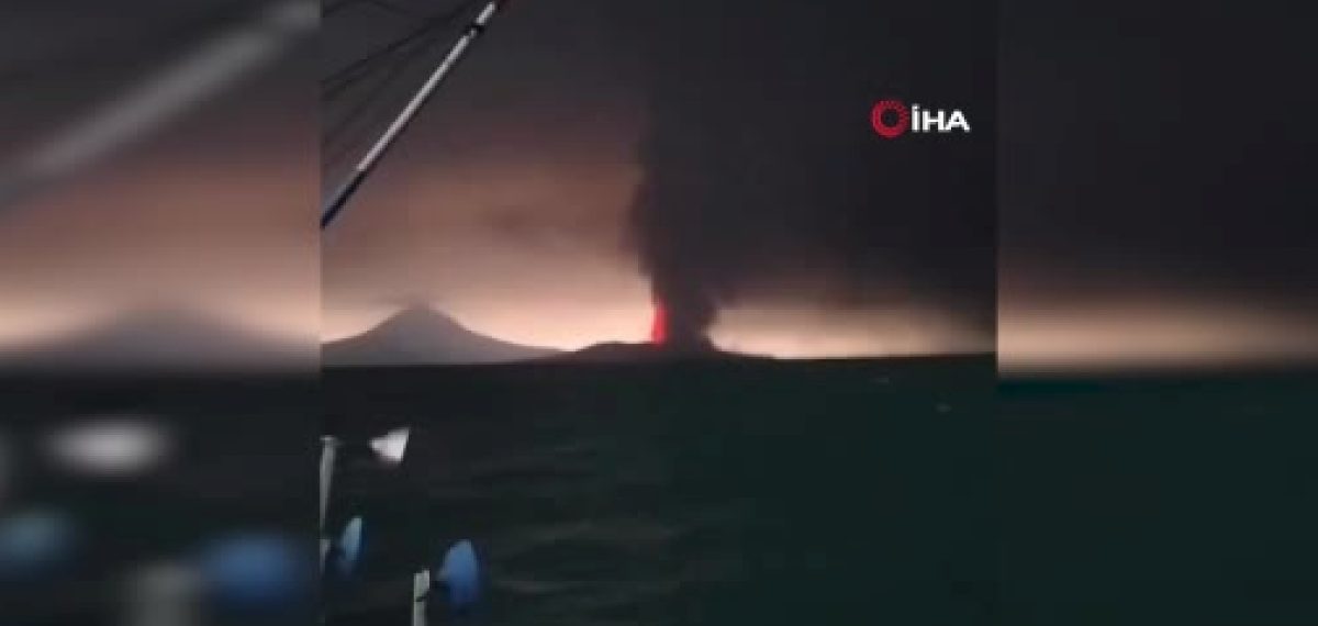 Anak Krakatau patlaması sonrası 7 havalimanı uçuşlara kapatıldı