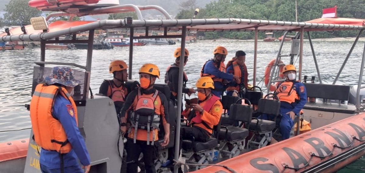 Anak Krakatau’ya giden sürat teknesi kayboldu, 8 kişiyi arama çalışması sürüyor