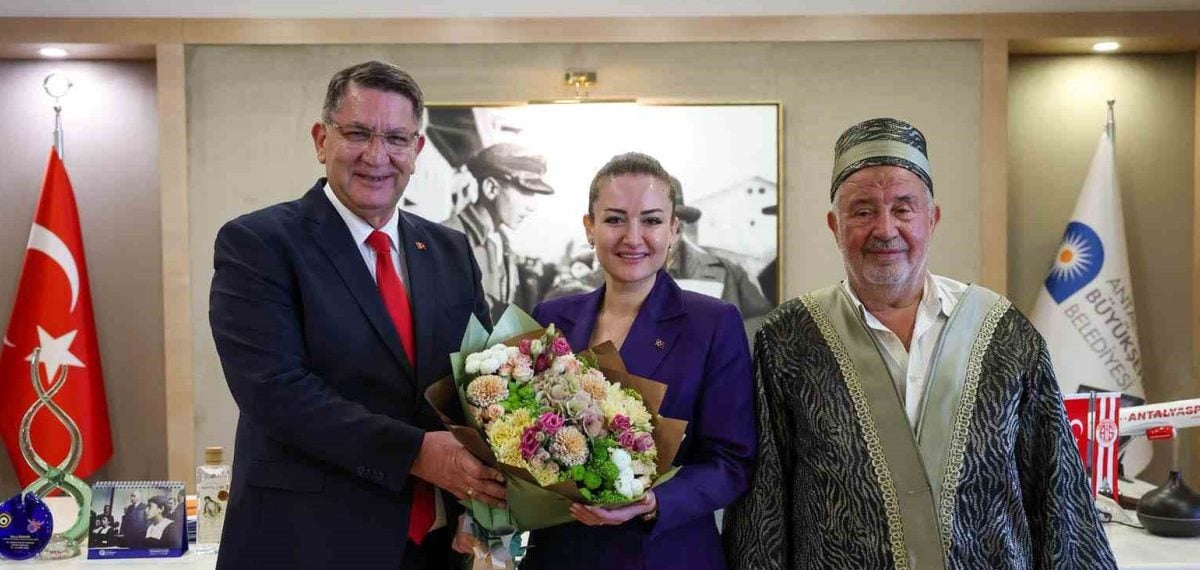 Antalya Başkan Vekili Özdemir AESOB temsilcilerini kabul etti ve esnafın sorunlarını dinledi