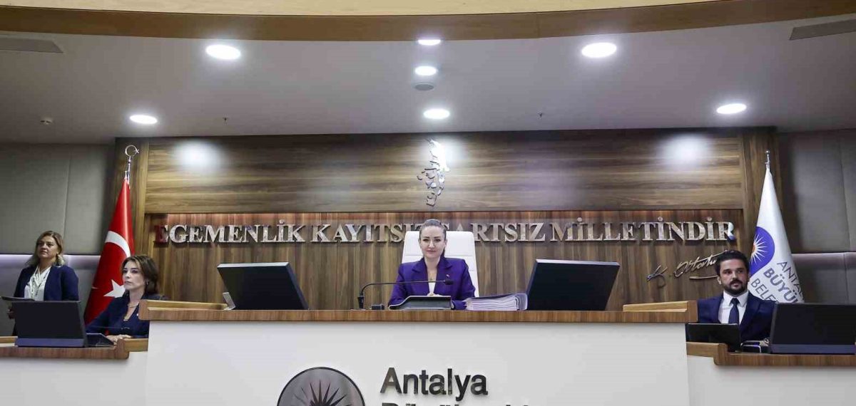 Antalya Büyükşehir Meclisi 191 maddeyi görüştü, büyük altyapı ve araç yatırımları sürüyor