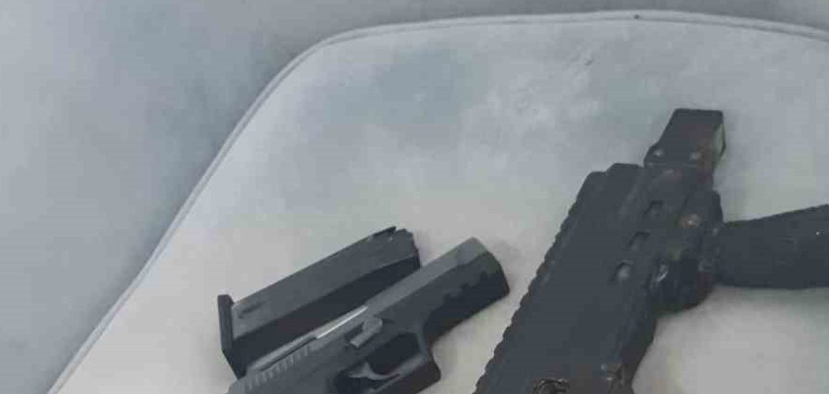 Antalya’da iki suç örgütüne yönelik operasyonda 5 gözaltı, silah ve mühimmat ele geçirildi