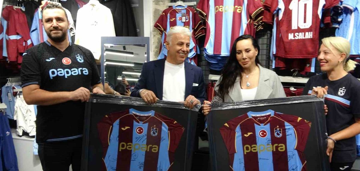Asena 61 forma sözünü tutup TS Club’dan alışveriş yaptı