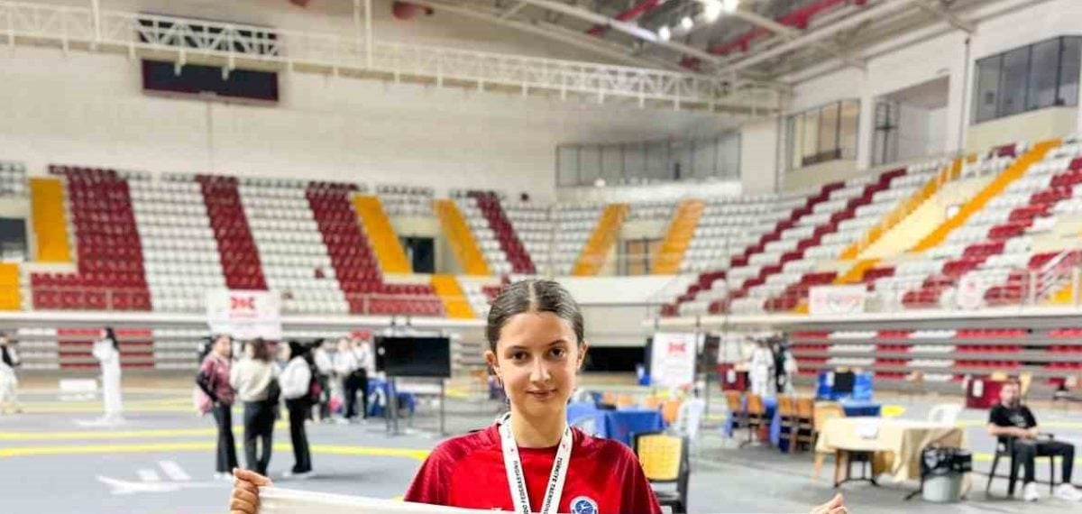 Asiye Nur Bilgin Sivas’tan çıkarak Ordu’daki Tekvando finaline yükseldi