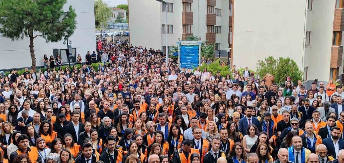 Avrasya Üniversitesi akademik yılı açılışını yüzde 99 dolulukla yaptı