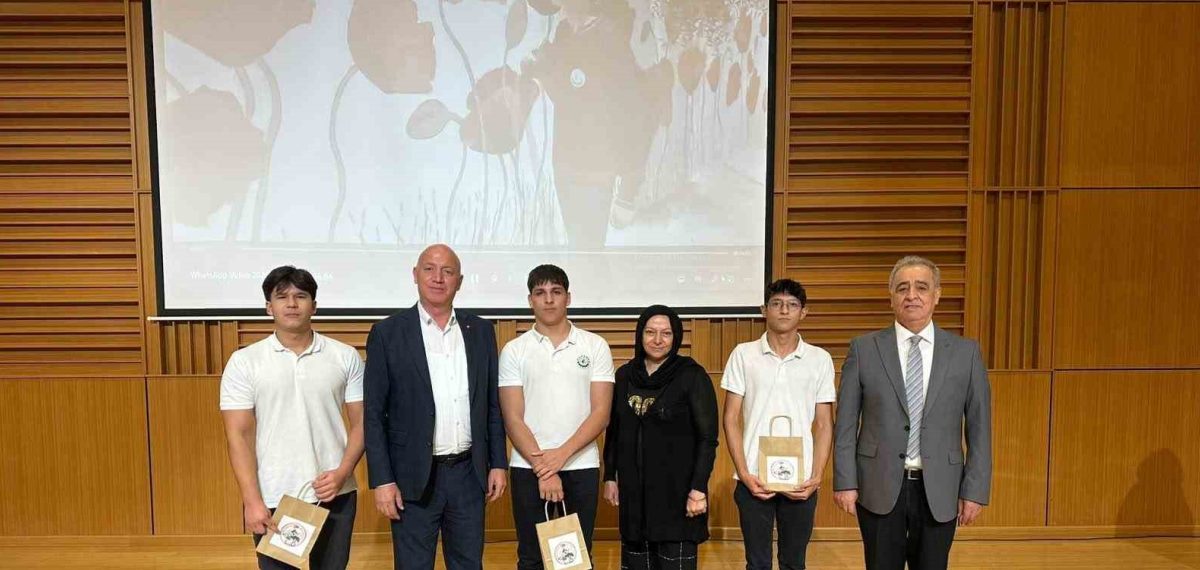 Babadağlı öğrenciler “Babadağ: Tezgahtan Pusulaya” ile il birincisi oldu