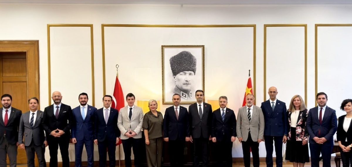 Bakan Kacır Çin’de yapay zeka ve teknoloji iş birliklerini değerlendirdi