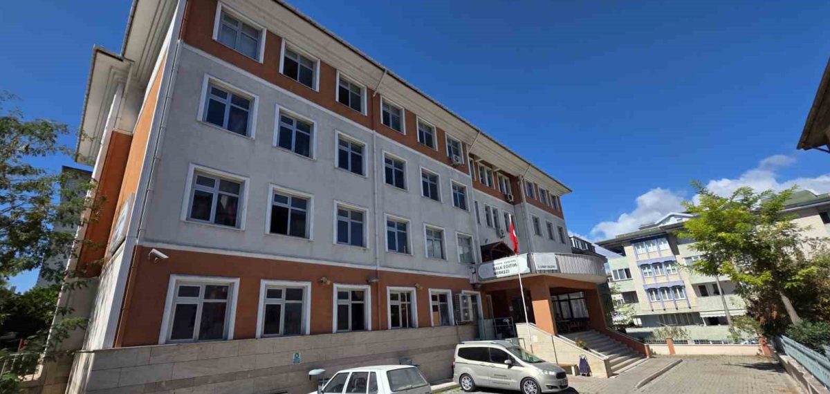 Bandırma Halk Eğitimi Merkezi yeni dönemde çok sayıda mesleki ve kültürel kurs açtı