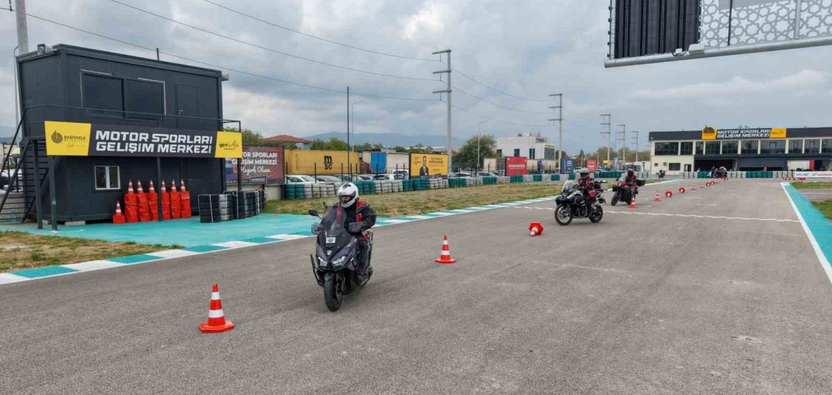 Başiskele’de ücretsiz 9 saatlik ileri ve güvenli motosiklet eğitimi başladı
