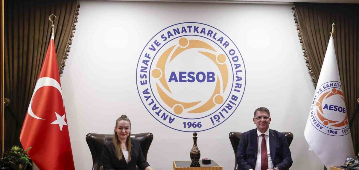 Başkan Vekili Özdemir AESOB Başkanı Adlıhan Dere’yi ziyaret etti ve esnaf taleplerini dinledi