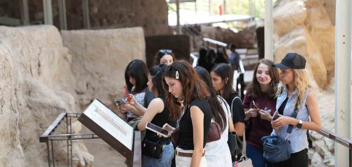 Battalgazi Belediyesi üniversite öğrencilerine tarih ve kültür gezisi düzenledi