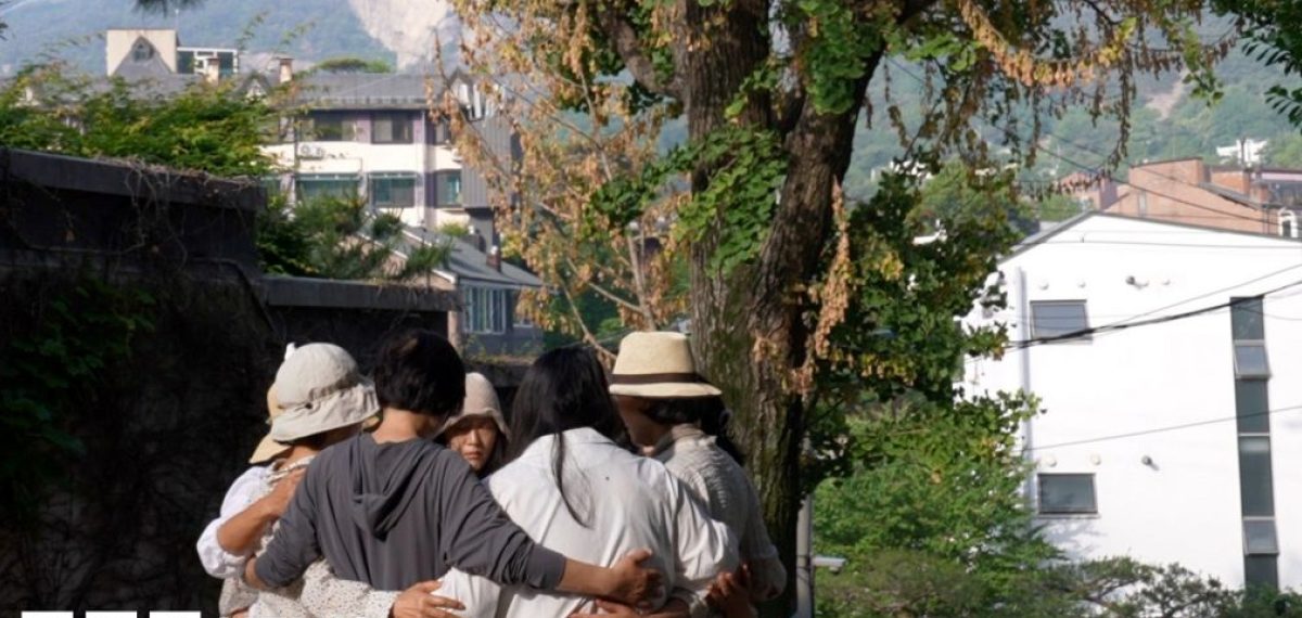Beloved Buam-dong ginkgo withers amid dispute over museum’s actions