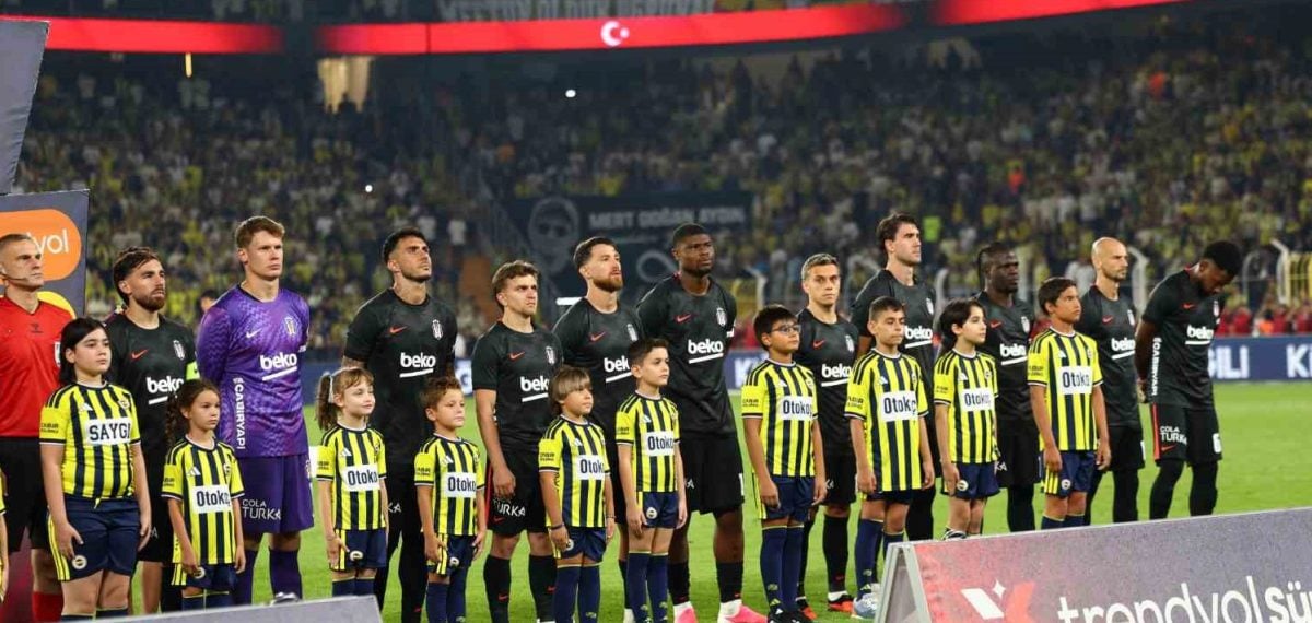 Beşiktaş, Fenerbahçe derbisinde tek değişiklikle sahaya çıktı