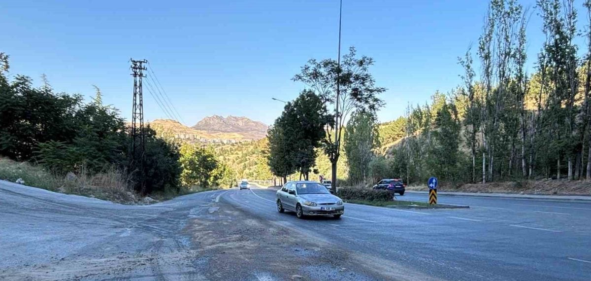 Beton mikseriyle otomobil çarpıştı: Mamak’ta 5 yaralı, sürücü ağır