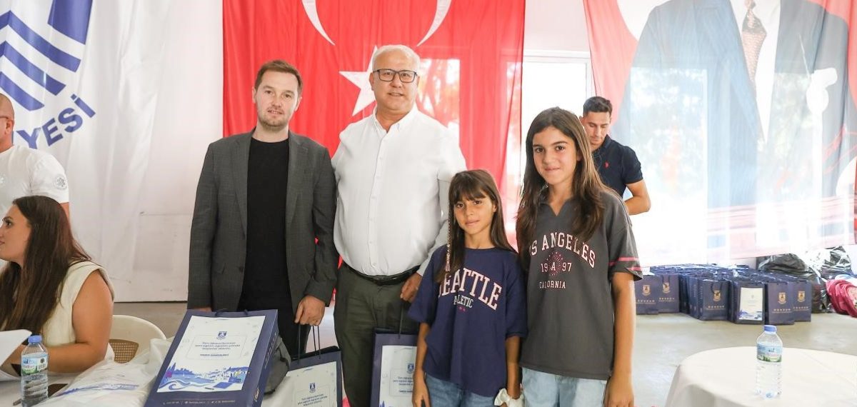 Bodrum Belediyesi 850 öğrenciye kırtasiye dağıttı, 400 öğrenciye yıllık burs sağladı
