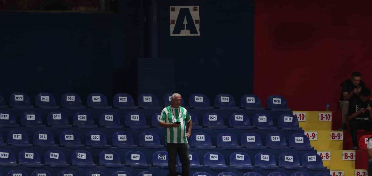 Bodrum FK, Mardin deplasmanında bayrağı açan taraftarına ömür boyu kombine verdi