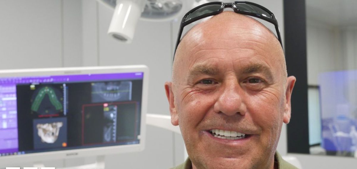 British patient opts for affordable dental implants in Tirana, praising care