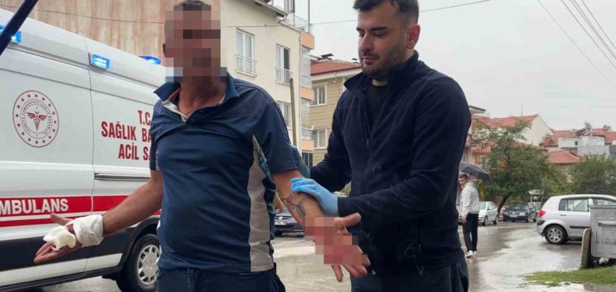 Burdur’da bileklerini kesen kişi ambulansa polis ısrarıyla bindirildi