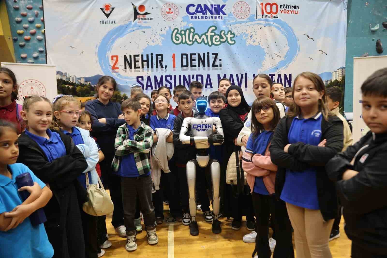Canik’te ‘2 Nehir, 1 Deniz’ Bilim Şenliği on binleri ağırladı, yapay zekâ atölyeleri öne çıktı
