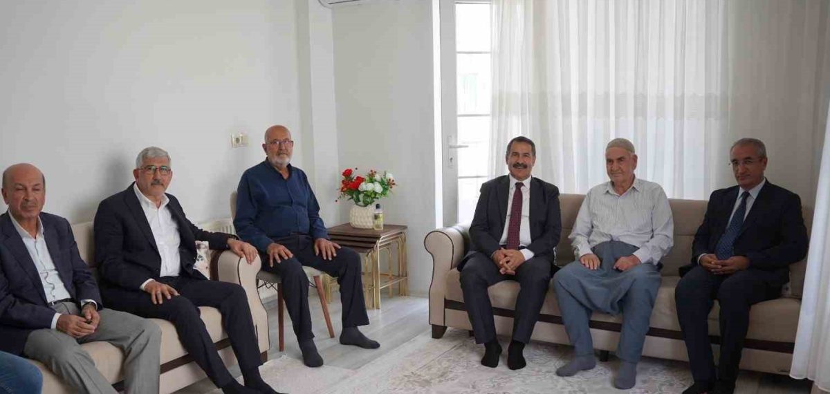 Cemil Yaman Kahta’da ziyaretlerde bulundu; belediye ve ailelerle bir araya geldi