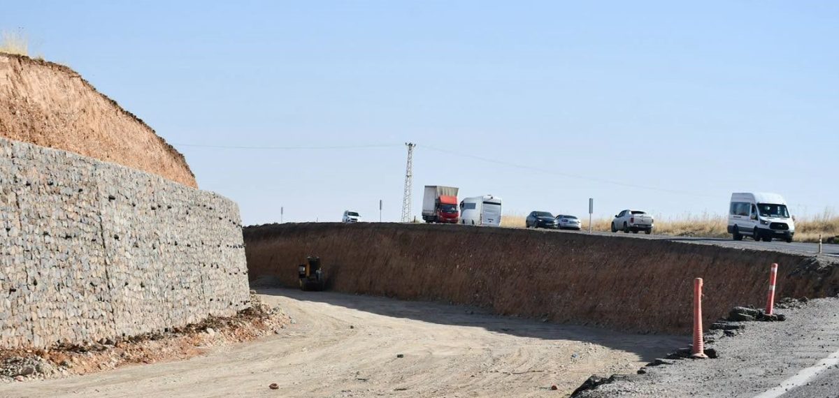 Cizre-Silopi yolunda 17 km tamamlandı, kalan 2 km çalışmalarla sürüyor
