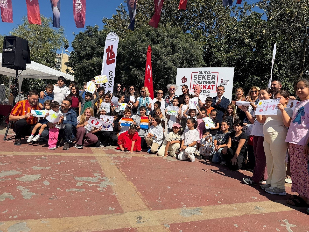 Çocuklara sağlıklı yaşam eğitimi: Beslenme, su ve hareket vurgusu