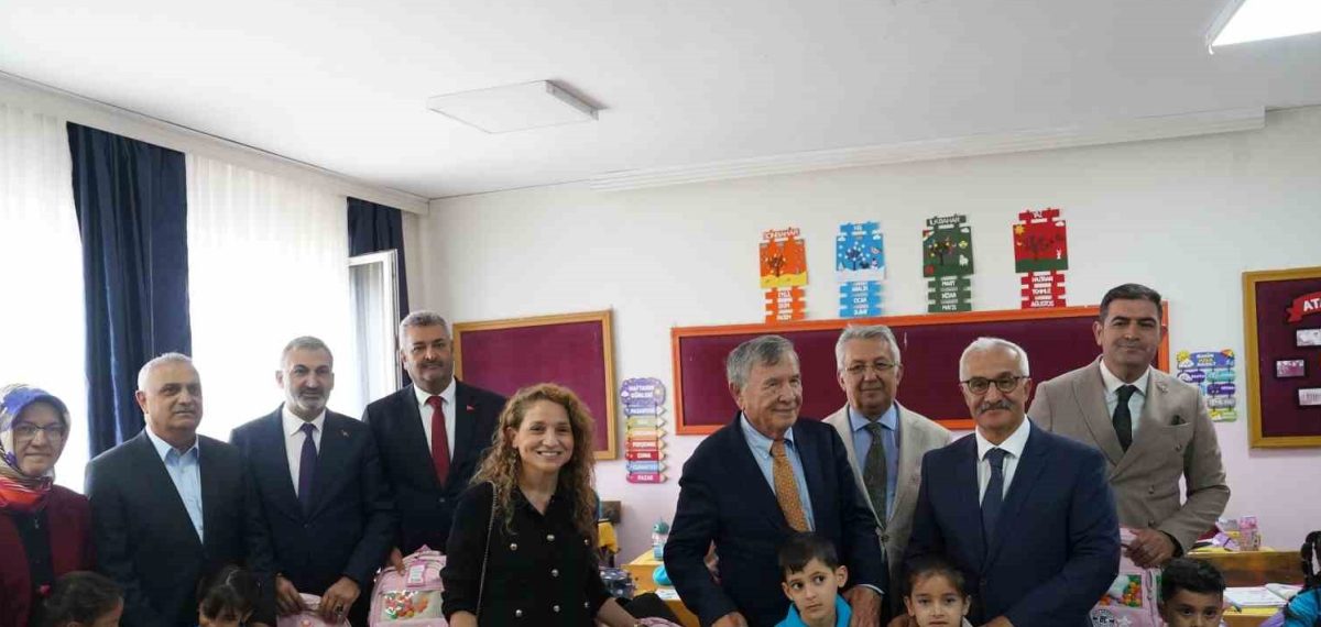 Çolakoğlu Metalurji’den Dilovası’nda 1.000 ilkokul öğrencisine çanta ve kırtasiye desteği