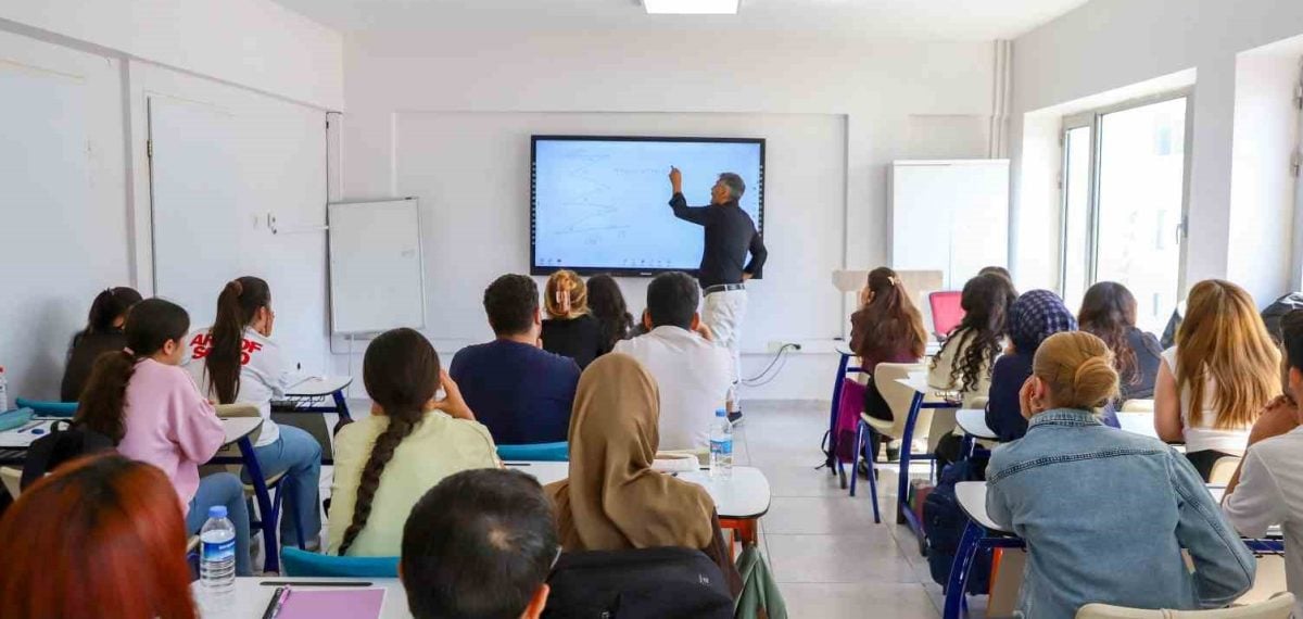 Diyarbakır akademilerinde 550 öğrenci ücretsiz eğitim desteği aldı