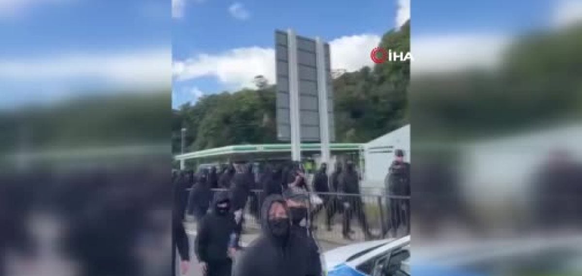 Dover’da göçmenlik karşıtı gösteri yolları kapattı, feribot ulaşımı etkilendi