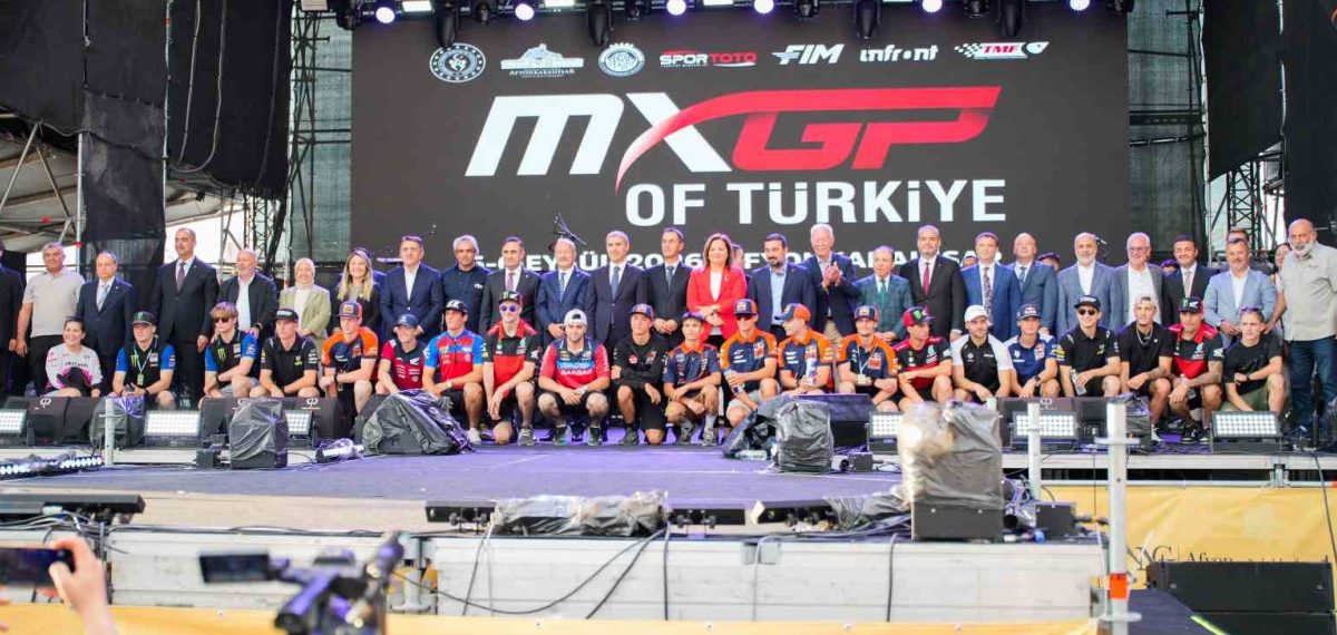 Dünya Motokros Şampiyonası’nın açılışı Afyonkarahisar’da yapıldı