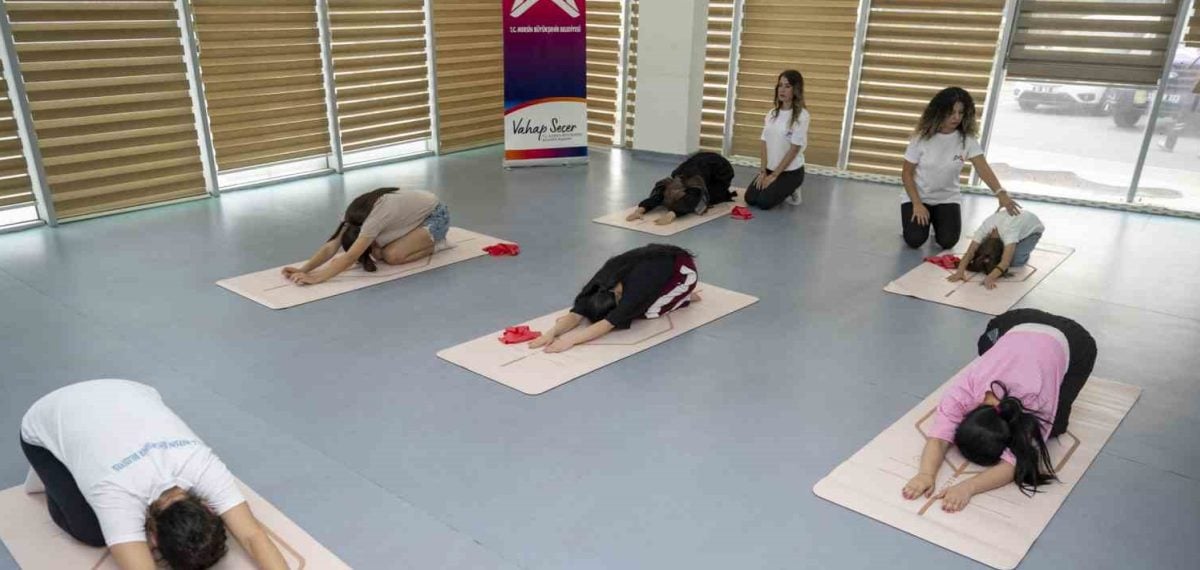 Duruşunla Güçlen projesiyle 12-18 yaş kızlara omurga sağlığı ve sosyal destek