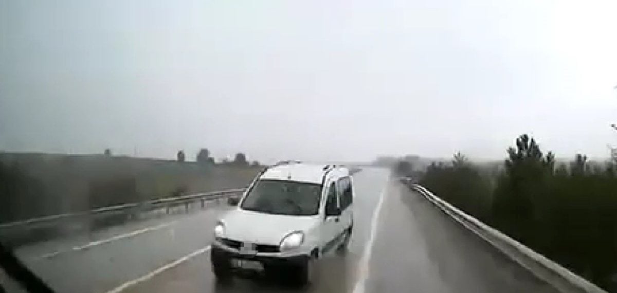 Eflani ve Safranbolu’da tehlikeli sollama ve ters yön anları kameralarda