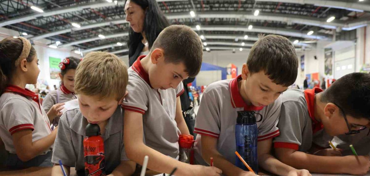Elazığ TÜBİTAK 4007 Bilim Şenliği 41 atölye ile öğrencilerin ilgisini çekti