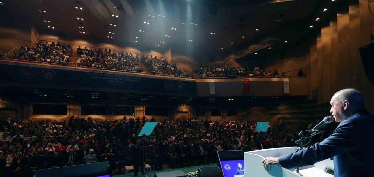 Erdoğan: Şehit ve gazi yakınlarının haklarını genişlettik, kamuda istihdam artıyor