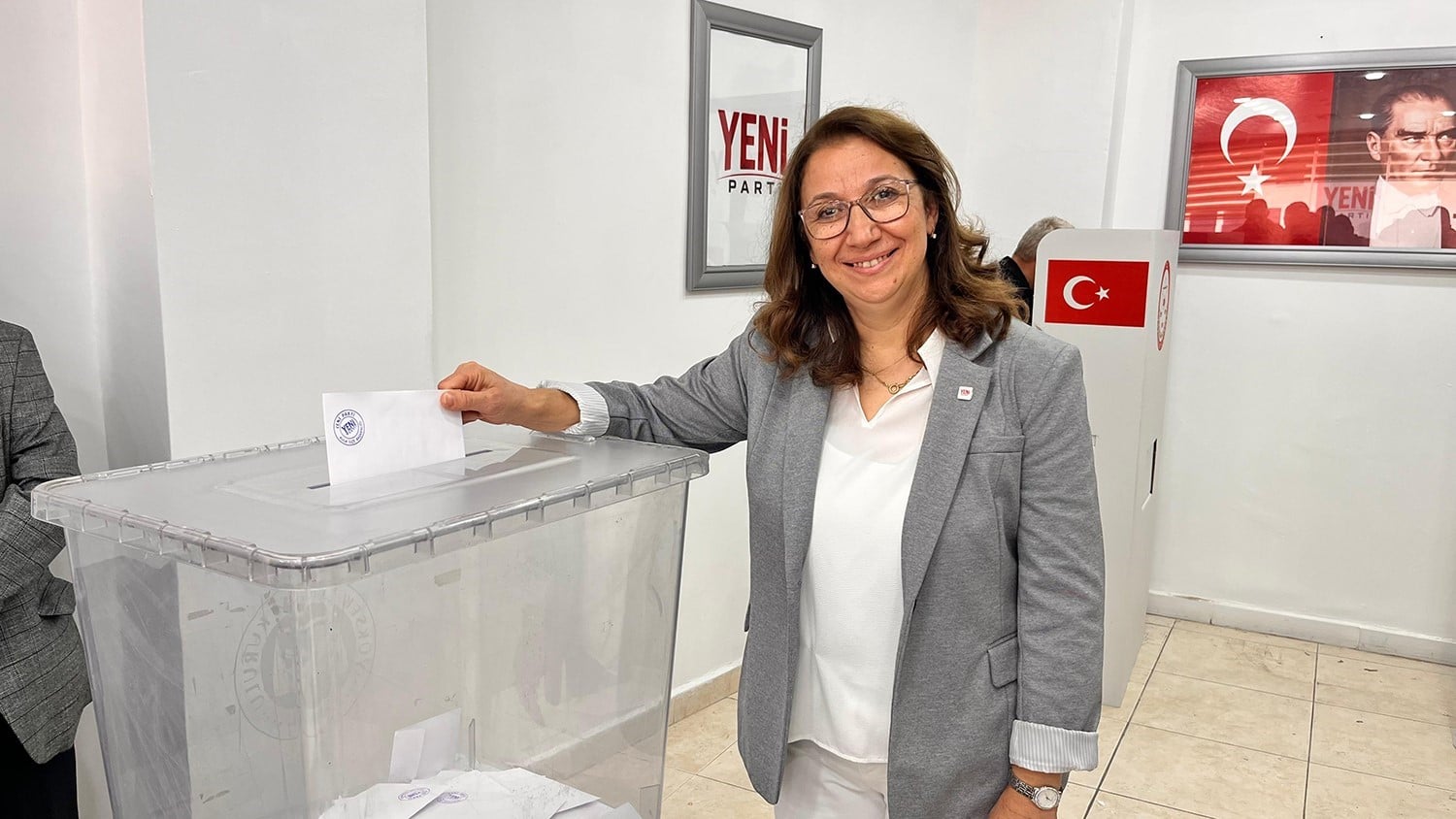Esen Çınar ön seçimi 95 oy farkla kazanarak ilçe başkanlığı adaylığına hak kazandı