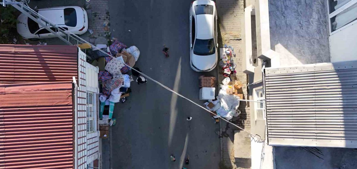 Eşi tarafından sokakta bırakılan anne ve 4 yaşındaki oğlu belediye ve sosyal hizmetlerle desteklendi