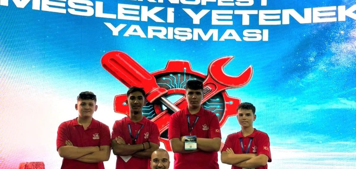 Eskişehirli lise öğrencileri TEKNOFEST 2026 Mesleki Yarışmada dört Türkiye derecesi