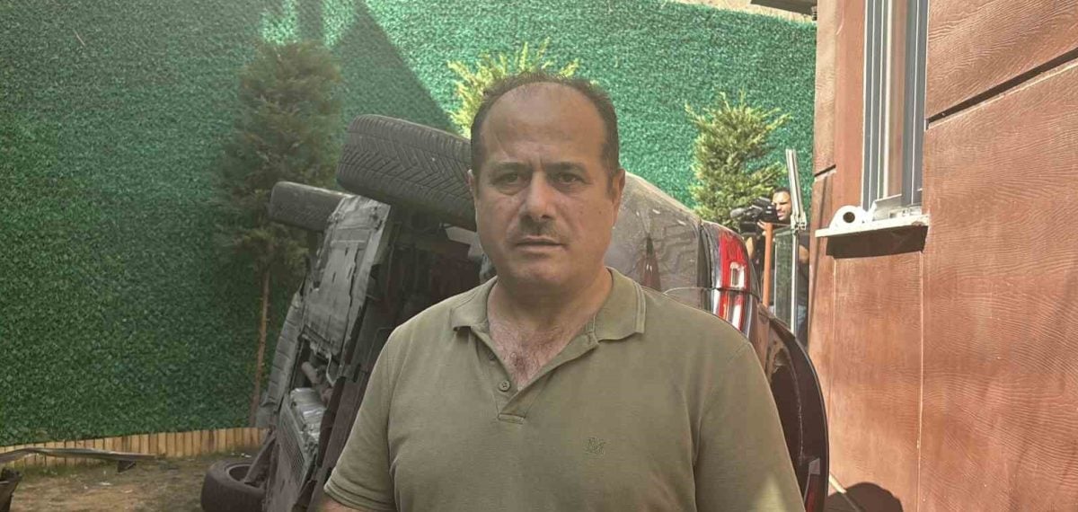 Eyüpsultan’da otomobil üçüncü kattan bahçeye düştü, yaralılar hastaneye kaldırıldı