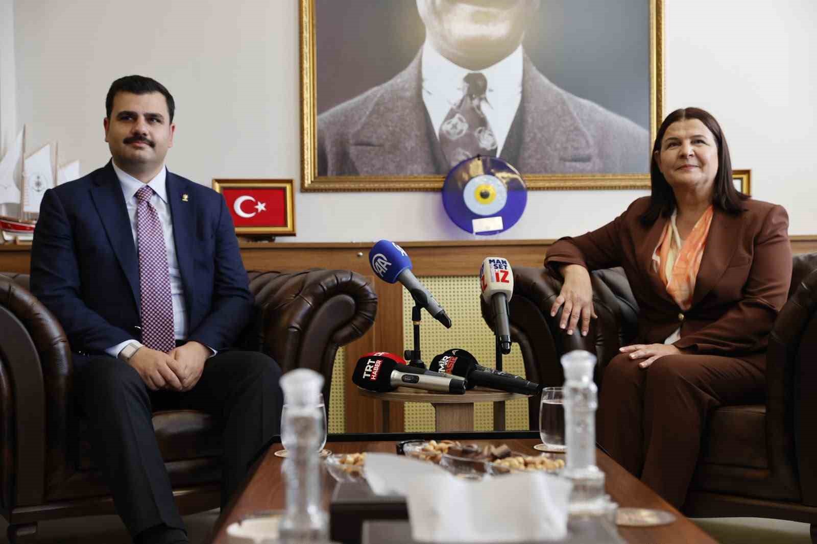 Eyyüp Kadir İnan: Cumhur İttifakı kapısı İzmir’i seven herkese açık, Foça’da hizmet vurgusu